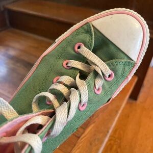 Green and pink high top women’s converse size 8